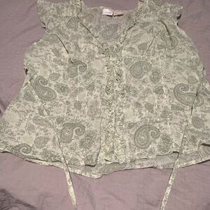 Daytrip Green Sleeveless Ruffled Tie Front Blouse